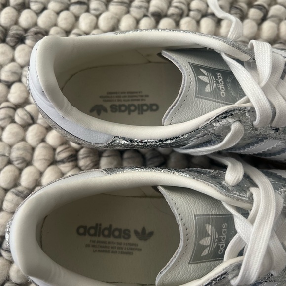 Adidas OG samba cracked leather silver sneakers size 6 - Picture 3 of 7